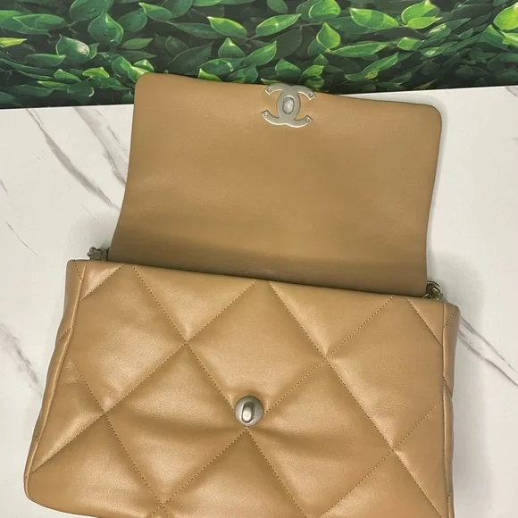 CHANEL PURSE 100% AUTHENTIC CHANEL BAG CHANEL 19 FLAP BAG - Picture 5 of 15